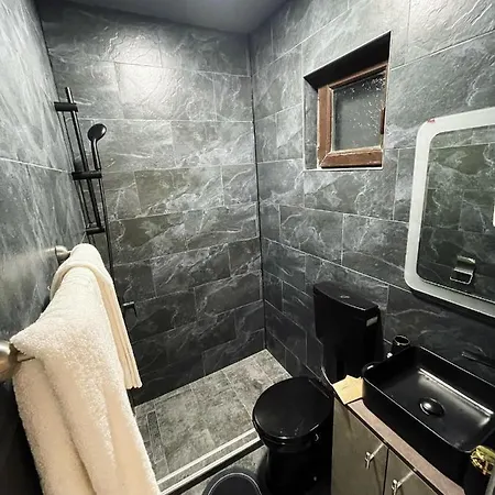 Black Sea House فاما فيكي